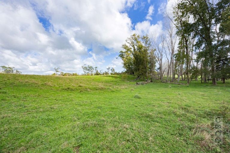 Photo of property in 836 Old North Road, Waimauku, 0882