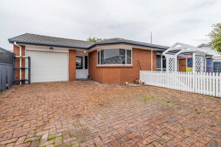 Photo of property in 784 Queens Drive, Waikiwi, Invercargill, 9810