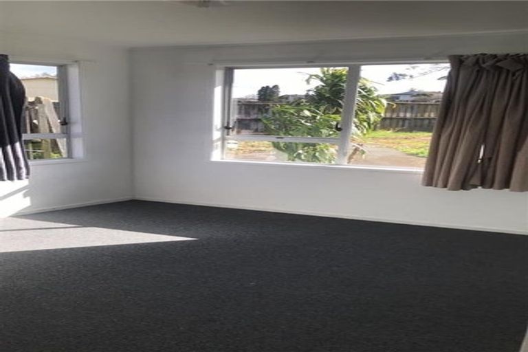 Photo of property in 49 Hyperion Drive, Randwick Park, Auckland, 2105