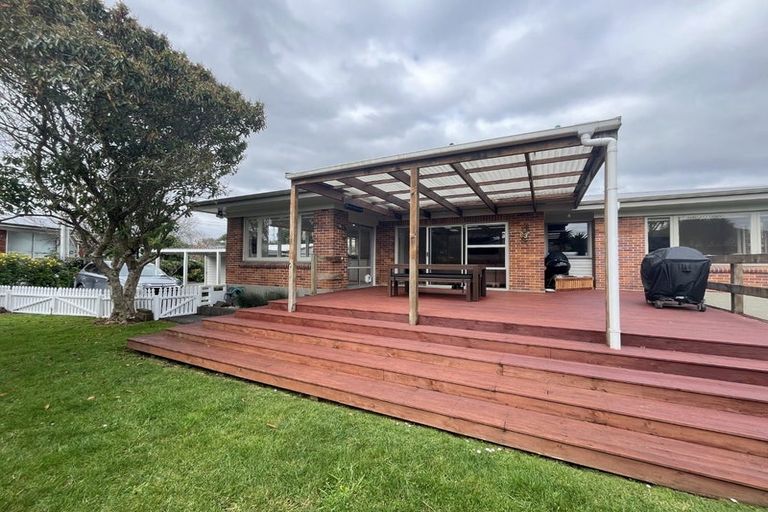 Photo of property in 2/85a Beach Road, Pahurehure, Papakura, 2113