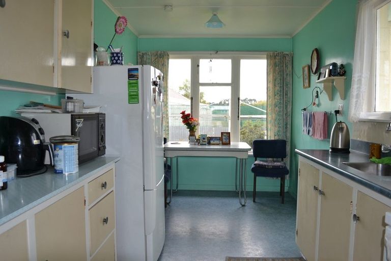 Photo of property in 6 Mclean Street, Glenavy, Waimate, 7980