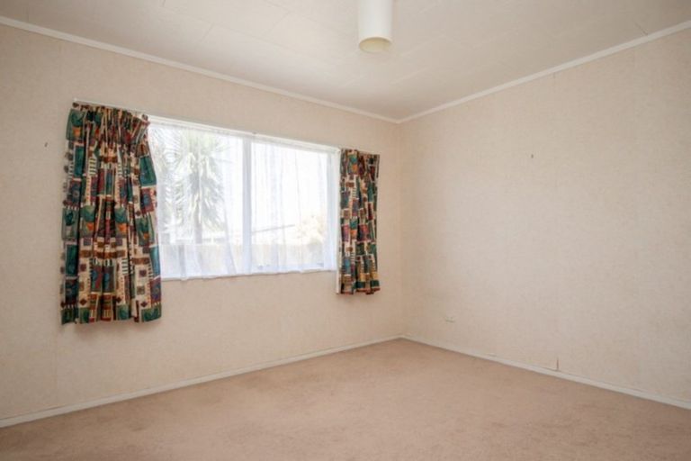 Photo of property in 39 Darlington Street, Ngatea, 3503