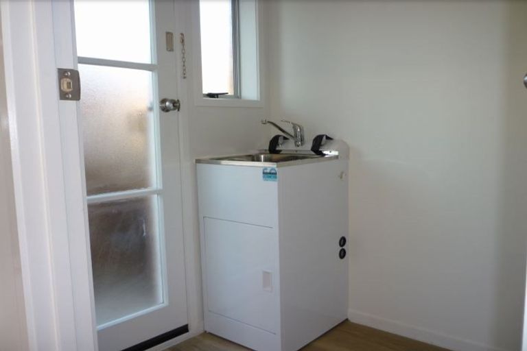 Photo of property in 2/109 Glenmore Road, Sunnyhills, Auckland, 2010