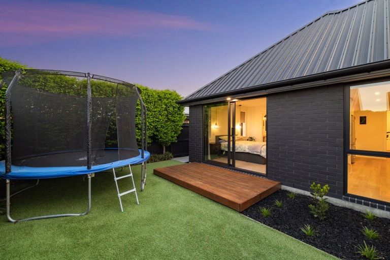 Photo of property in 10 Polish Settlers Place, Marshland, Christchurch, 8083