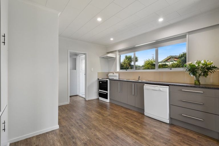 Photo of property in 4 Luxor Place, Pomare, Rotorua, 3015