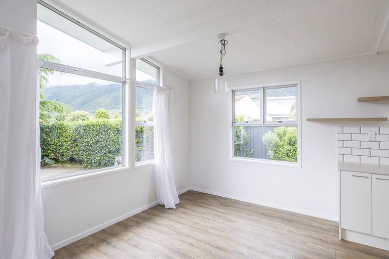 Photo of property in 32 Sylvan Avenue, Waikanae, 5036