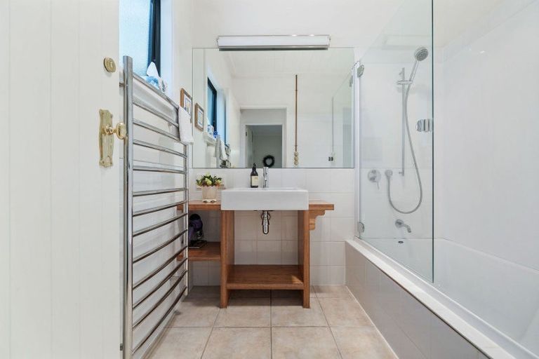 Photo of property in 68 Devon Street, Arrowtown, 9302