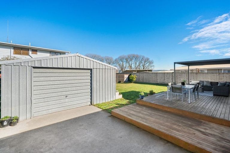 Photo of property in 22 Tawhara Place, Edgecumbe, 3120