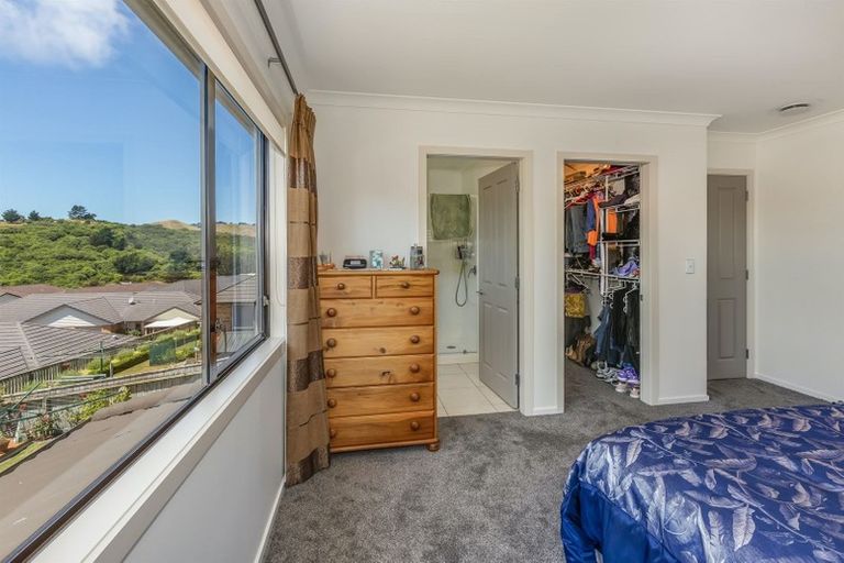 Photo of property in 19 Te Puia Drive, Aotea, Porirua, 5024