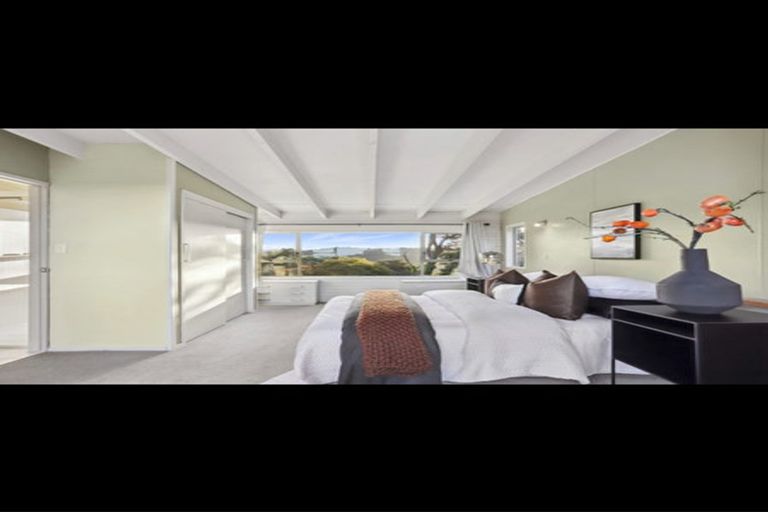 Photo of property in 8 Arapito Road, Titirangi, Auckland, 0604