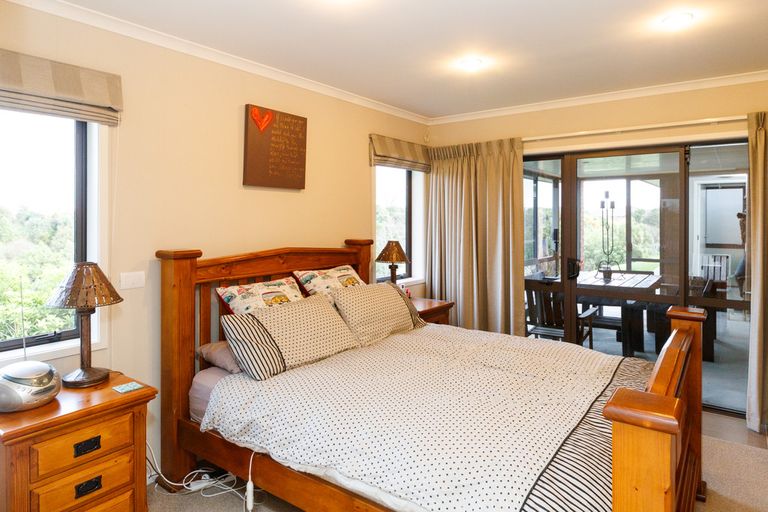 Photo of property in 33 Silkwood Place, Fitzherbert, Palmerston North, 4410
