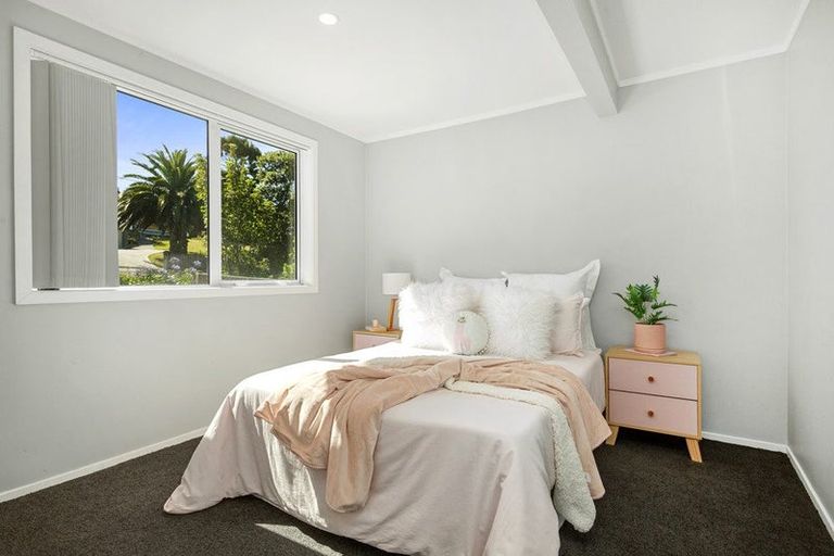 Photo of property in 2 Bell Street, Tawa, Wellington, 5028