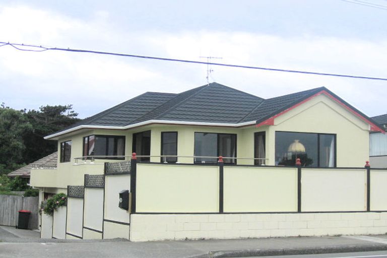 Photo of property in 98a Marine Parade, Paraparaumu Beach, Paraparaumu, 5032