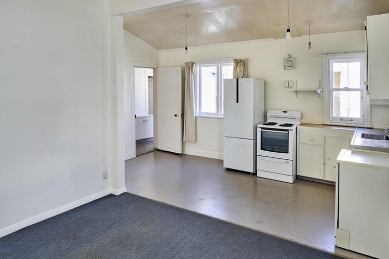 Photo of property in 4 Prince Street, Mount Victoria, Wellington, 6011