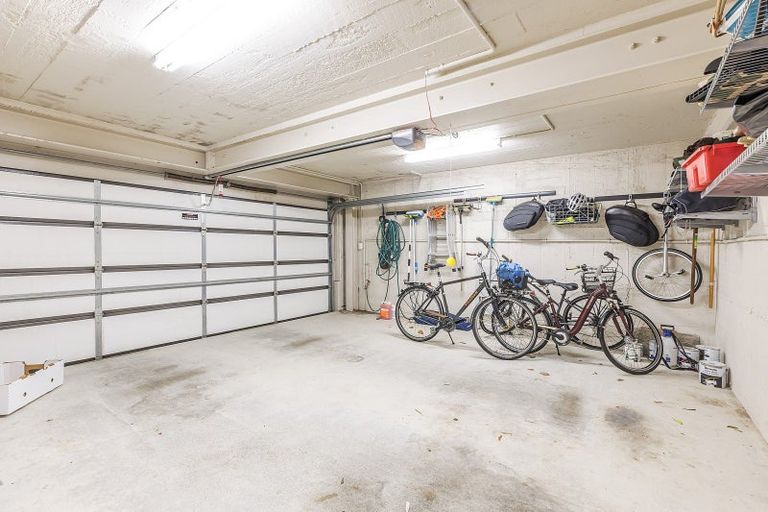 Photo of property in 25 Brougham Street, Mount Victoria, Wellington, 6011