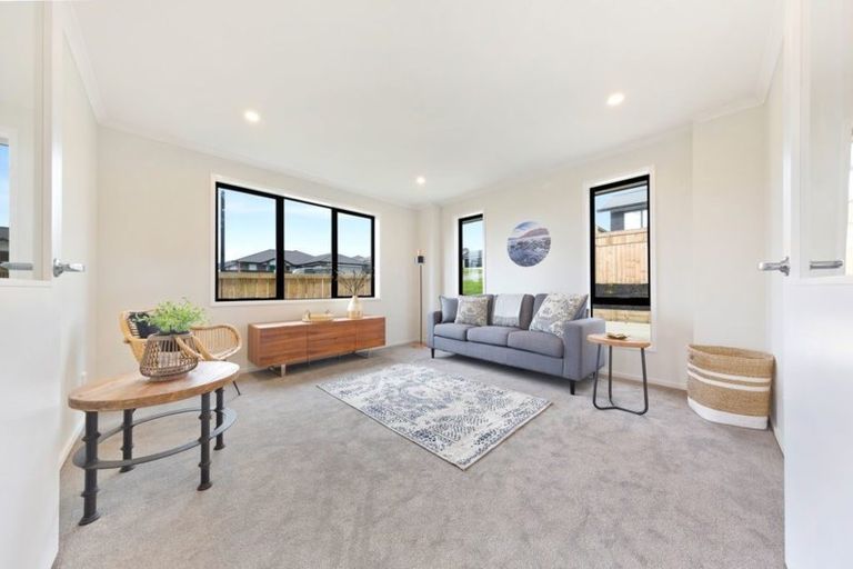 Photo of property in 2 Lippiatt Crescent, Pokeno, 2402