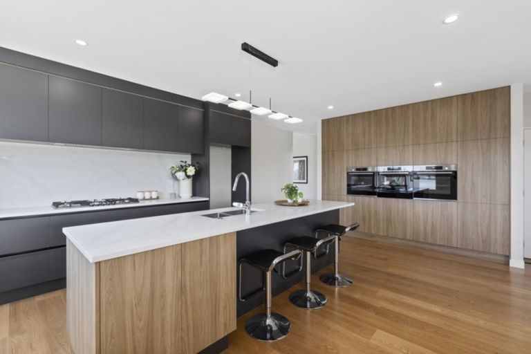 Photo of property in 28 Turutu Place, Long Bay, Auckland, 0630