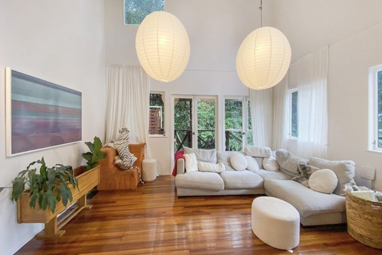 Photo of property in 221 Titirangi Road, Titirangi, Auckland, 0604