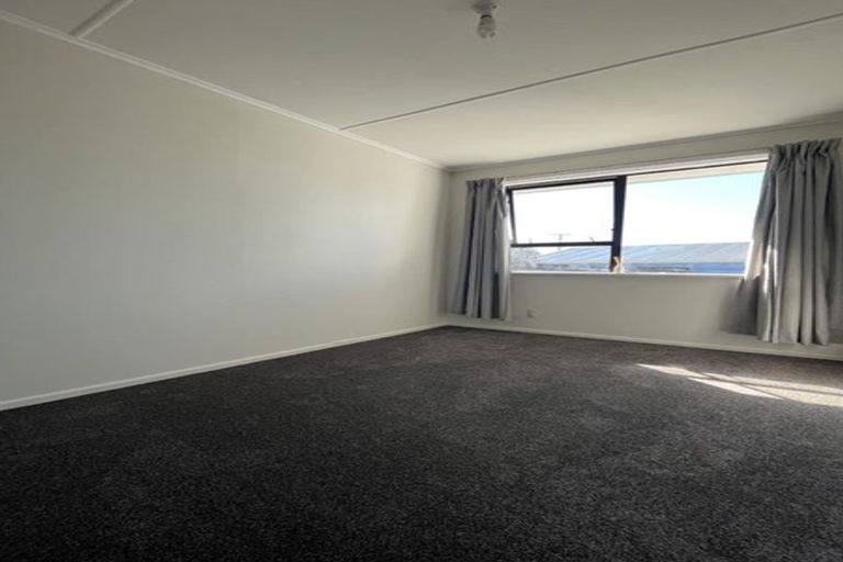 Photo of property in 114 Driver Crescent, Cannons Creek, Porirua, 5024