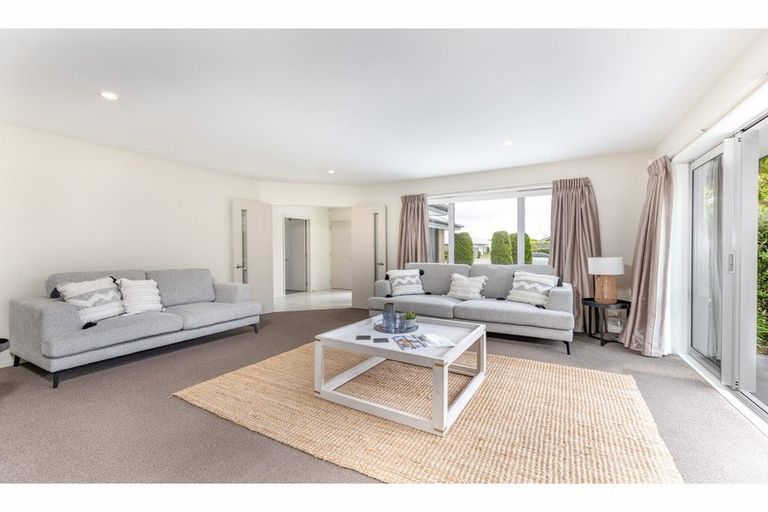 Photo of property in 6 Gosling Crescent, Halswell, Christchurch, 8025