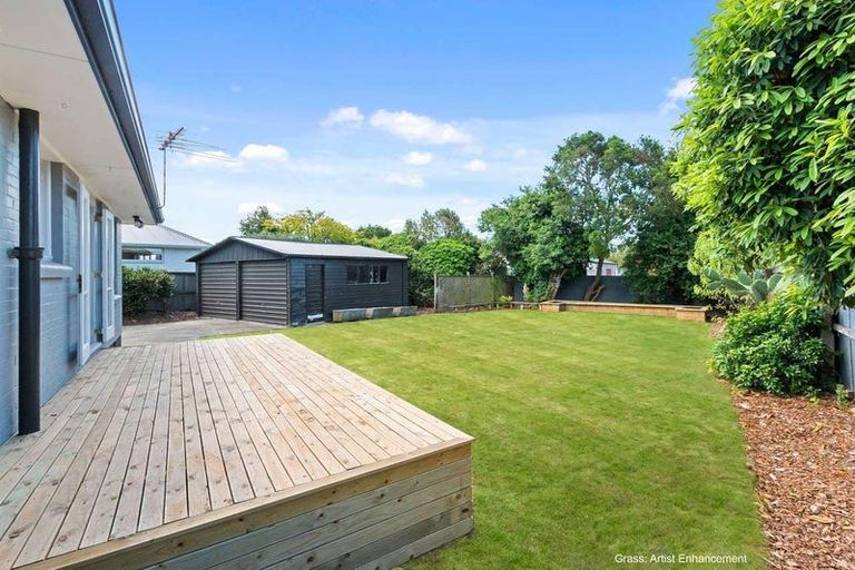 Photo of property in 38 Pinehurst Crescent, Russley, Christchurch, 8042