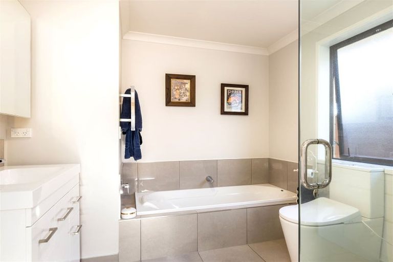 Photo of property in 2 Korari Grove, Redwoodtown, Blenheim, 7201