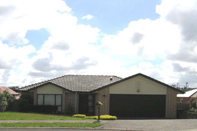 Photo of property in 18 Arlose Place, Westgate, Auckland, 0614