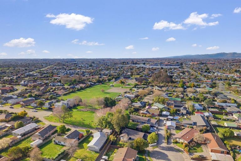 Photo of property in 1 Quinton Place, Bishopdale, Christchurch, 8053
