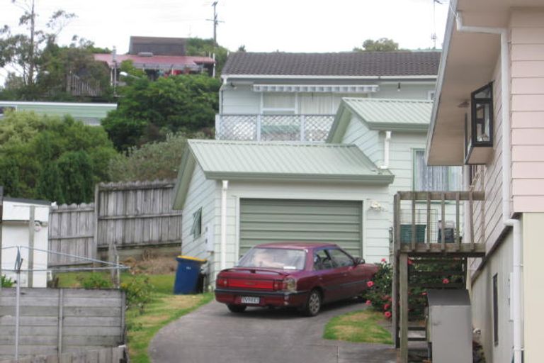 Photo of property in 83 Trias Road, Totara Vale, Auckland, 0629