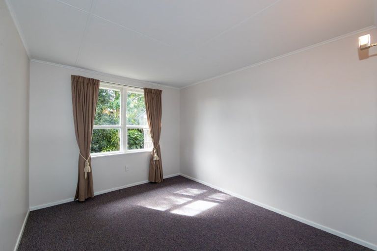 Photo of property in 16 Lipscombe Crescent, Havelock North, 4130