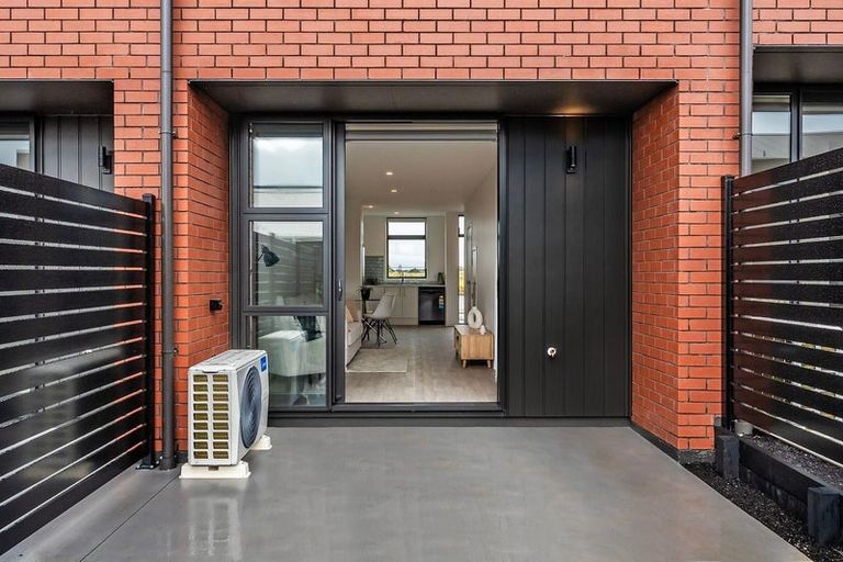 Photo of property in 19 Raukohekohe Road, Wiri, Auckland, 2104