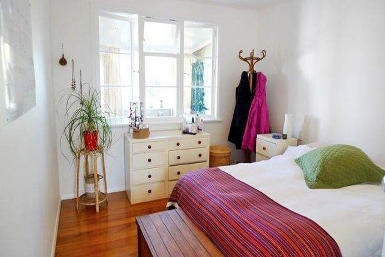 Photo of property in 20 Craigbank Avenue, New Lynn, Auckland, 0600