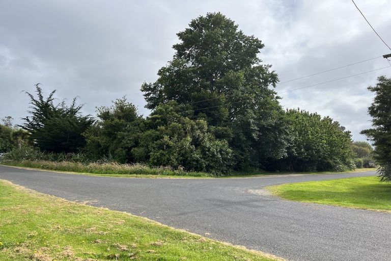 Photo of property in 1 Pitt Street, Waitati, 9085