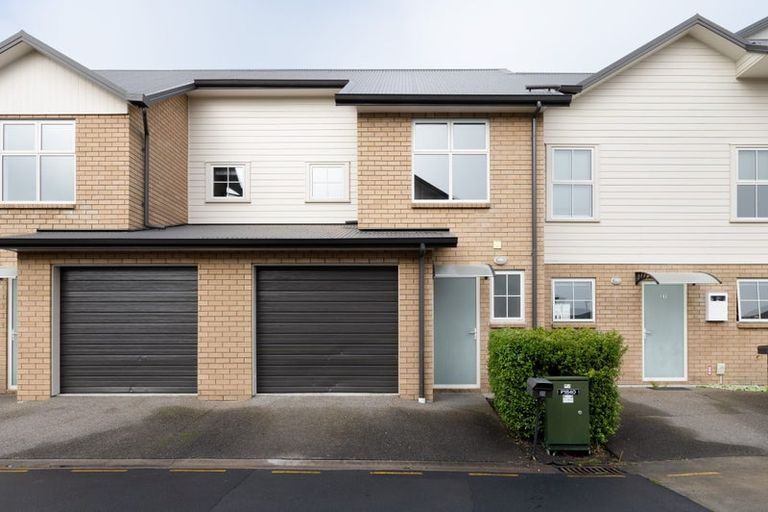 Photo of property in 25 Chiefs Court, Hamilton East, Hamilton, 3216