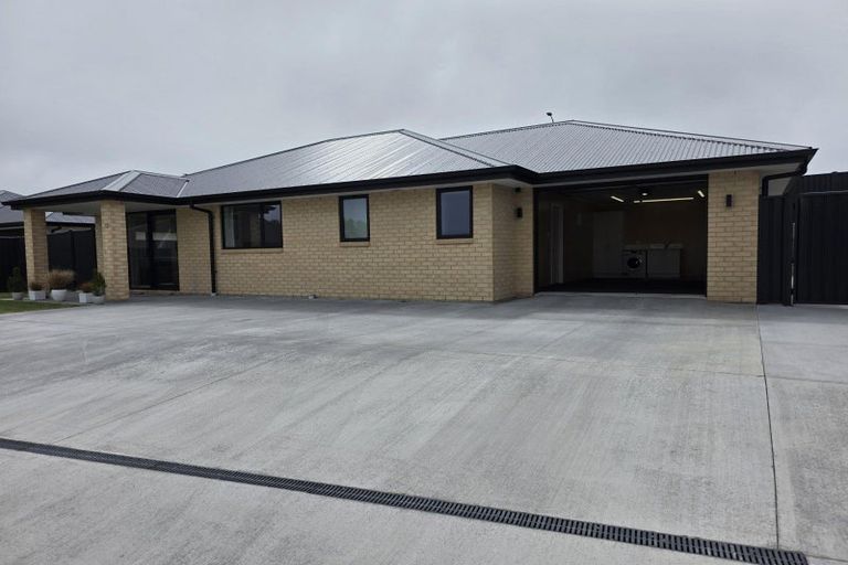Photo of property in 13 Royal Oak Crescent, Holmes Hill, Oamaru, 9401