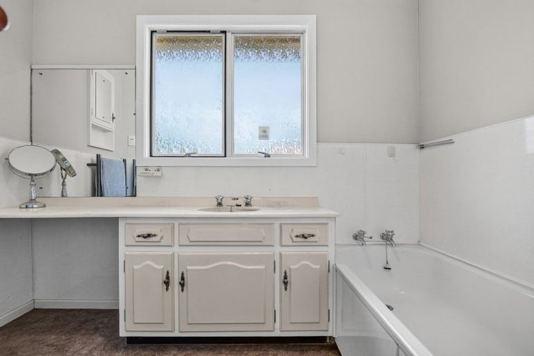 Photo of property in 46 Russleigh Drive, Dinsdale, Hamilton, 3204