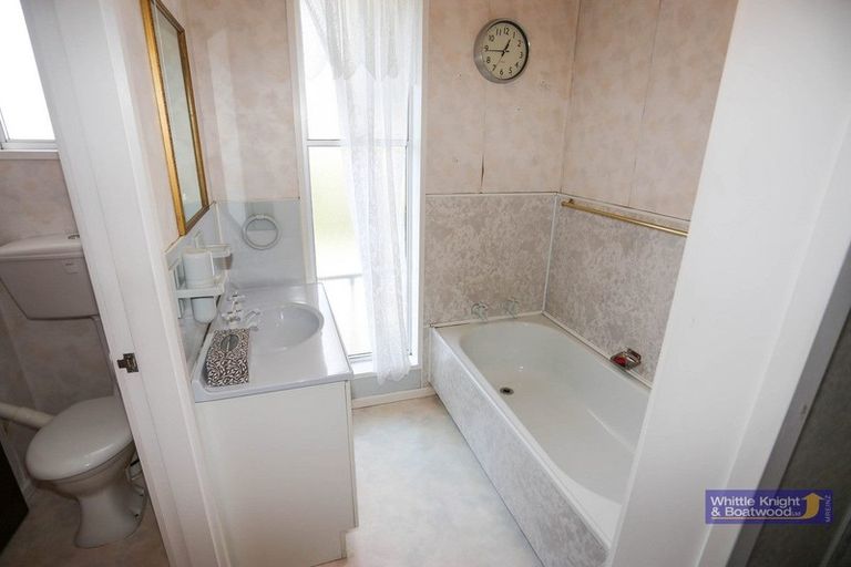 Photo of property in 5 Nanette Street, Upper Riccarton, Christchurch, 8041