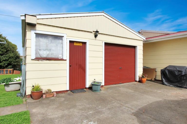 Photo of property in 17 Kiwi Street, Pahiatua, 4910