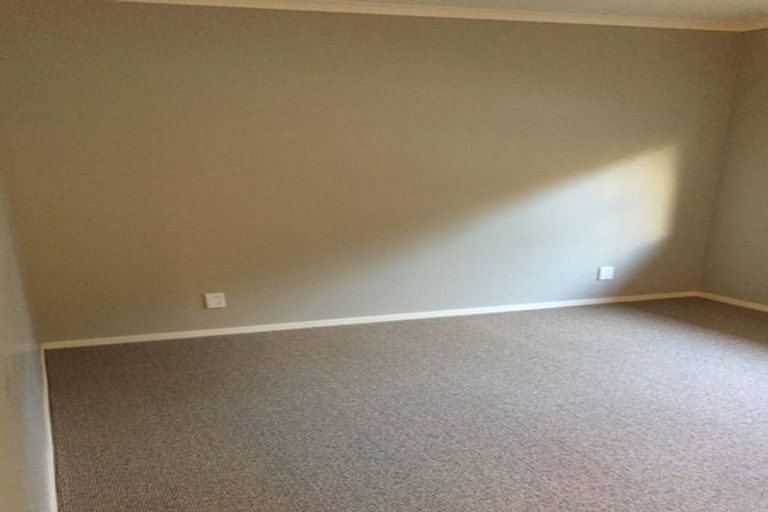 Photo of property in 1a Roy Street, Tawa, Wellington, 5028