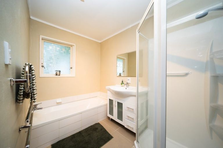 Photo of property in 12 Newnham Court, Tawa, Wellington, 5028