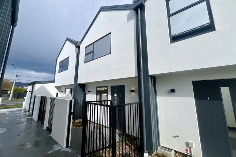 Photo of property in 2/2 Everard Street, Somerfield, Christchurch, 8024