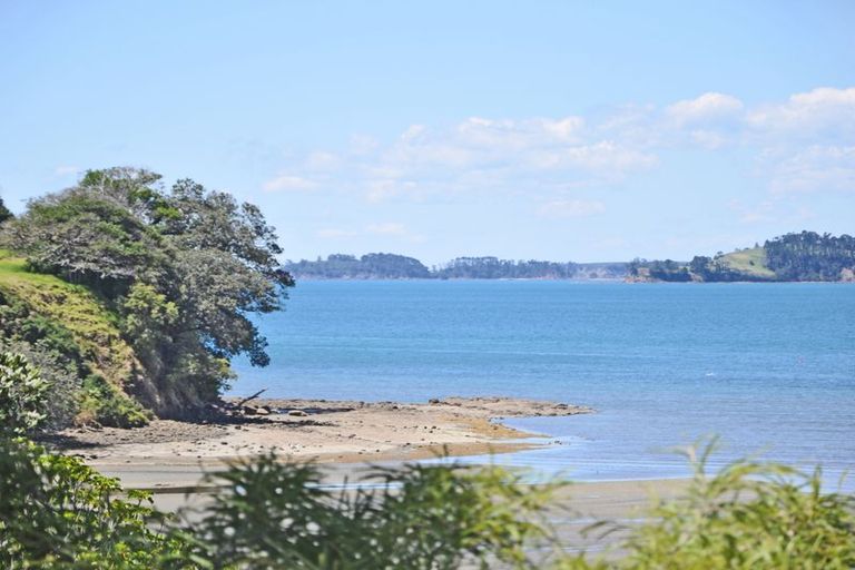 Photo of property in 62 Clinton Road, Tawharanui Peninsula, Matakana, 0986
