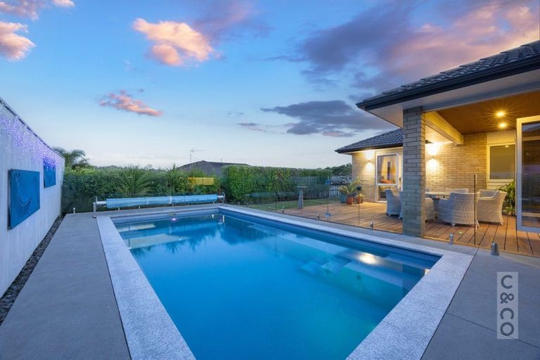 Photo of property in 23 Turpin Road, Riverhead, 0820