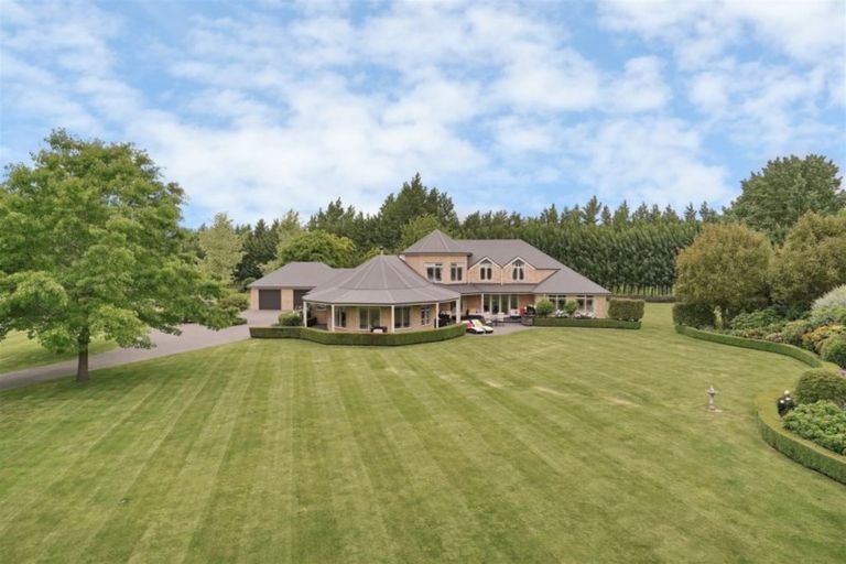 Photo of property in 547 Yaldhurst Road, Yaldhurst, Christchurch, 7676