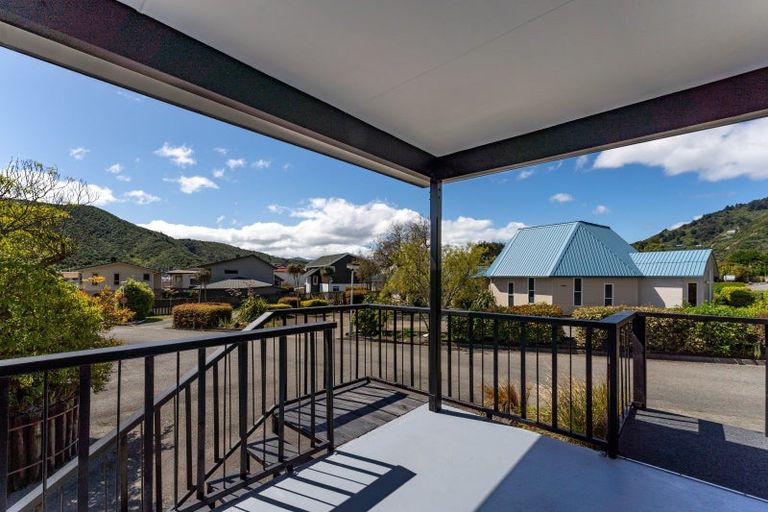 Photo of property in 289 Waikawa Road, Waikawa, Picton, 7220