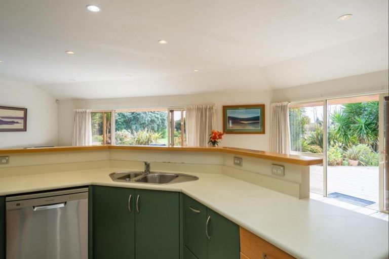 Photo of property in 17 Barrett Drive, Waikanae Beach, Waikanae, 5036