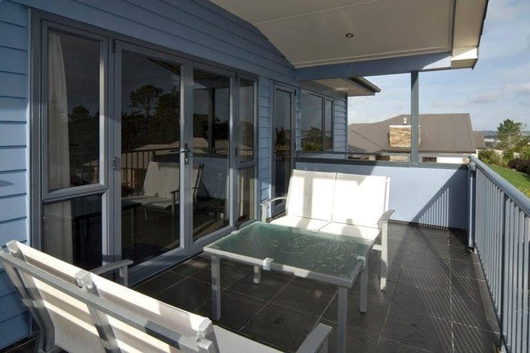 Photo of property in 28 Carol Lee Place, Albany Heights, Auckland, 0632