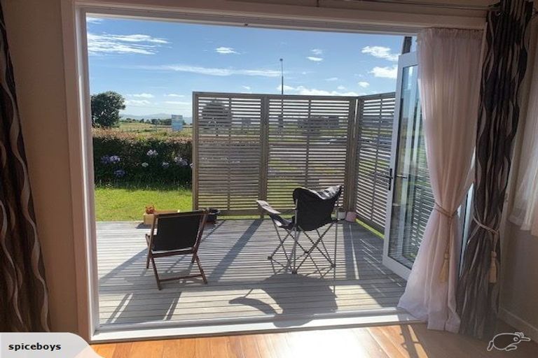 Photo of property in 7 Tatau Way, Te Atatu Peninsula, Auckland, 0610