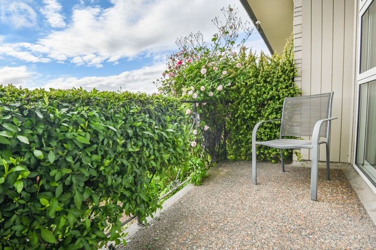 Photo of property in 90 Napier Road, Havelock North, 4130