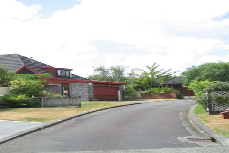 Photo of property in 13 Kingfisher Close, Brown Owl, Upper Hutt, 5018